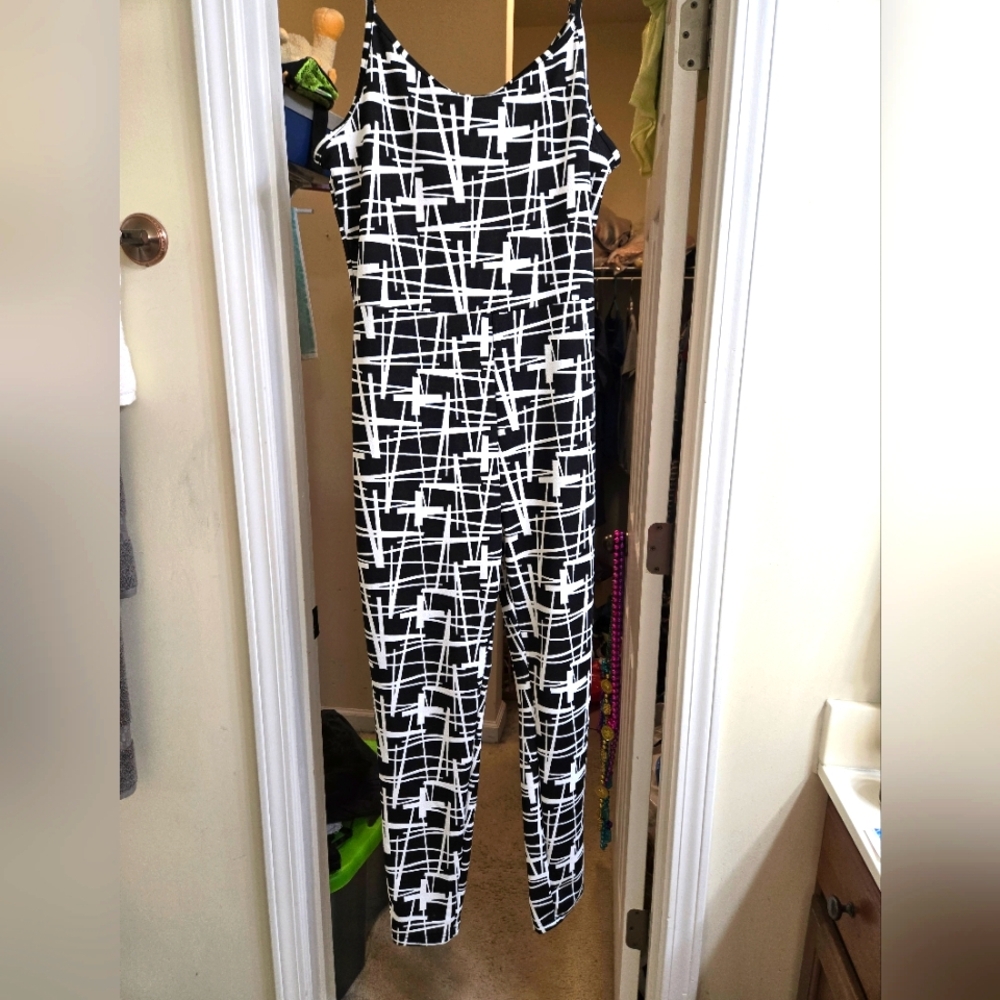 SHEIN Black and White Geometric Jumpsuit